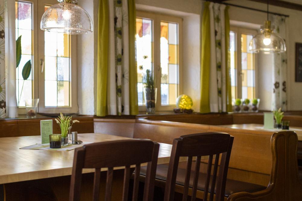 Hotel-Gasthof Neue Post Leutershausen  Экстерьер фото