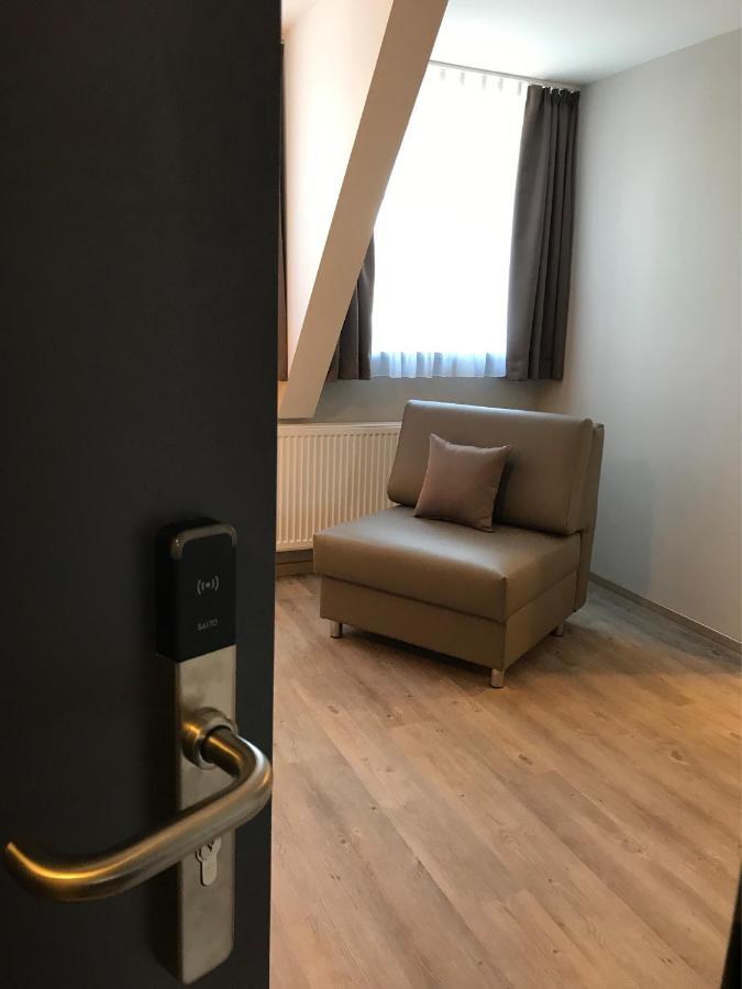 Hotel-Gasthof Neue Post Leutershausen  Экстерьер фото